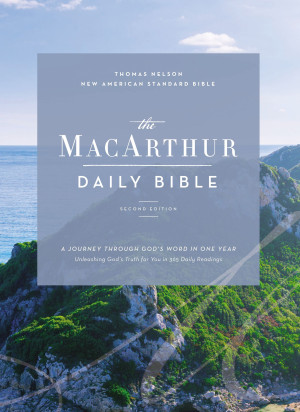 NASB, MacArthur Daily Bible, 2nd Edition, Comfort Print by Thomas Nelson from HarperCollins Christian Publishing in Religion category